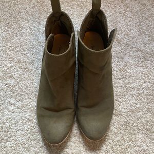American Eagle, 8, green felt bootie